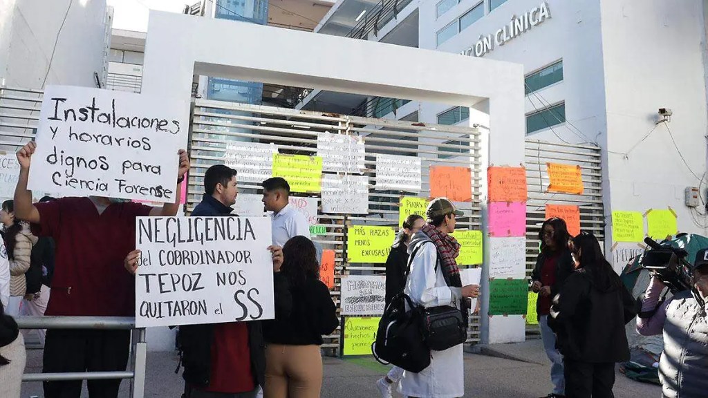 Estudiantes-de-la-facultad-de-medicina-de-la-buap-iniciaron-un-paro-indefinido